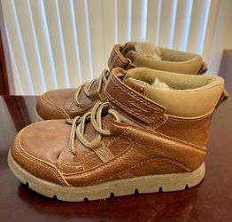Oshkosh Boy Brown Boots Size 10