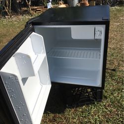 Hailer Refrigerator 