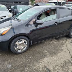 2013 KIA RIO 5 SPEED ONLY 59K MILES