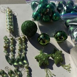 Green Theme Christmas Ornament Bundle