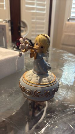 Retired Precious Moments Trumpeting Angel Musical #101106 – Works! Original Box