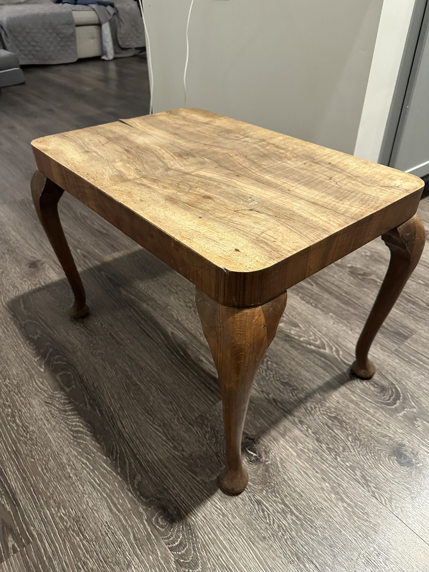 Vintage/Antique Wood Accent Side Table - Unique Cabriole Legs (Minor Flaw)