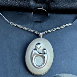 MOTHER AND CHILD NECKLACE 
