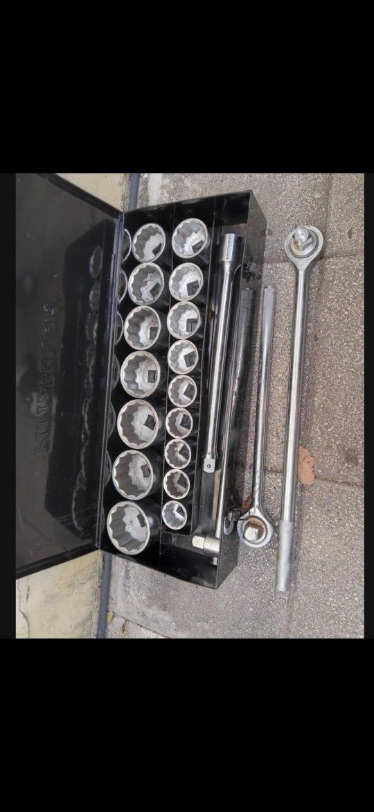Jumbo Sae Socket Set 1"