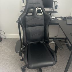 Gamer Chair Great Condition GT Racing  Desk chair