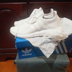 Brand New Adidas Swift Run Size 11 Men's Sneakers