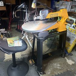 DeWalt 788 scroll saw with extras
