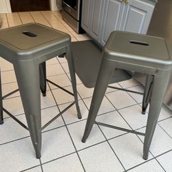 4 Dark Silver Bar Stools
