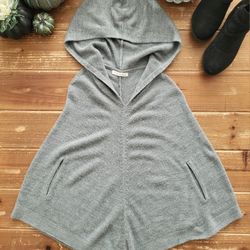 SIZE 7-8 GIRLS GRAY LIGHTWEIGHT HOODED PONCHO
