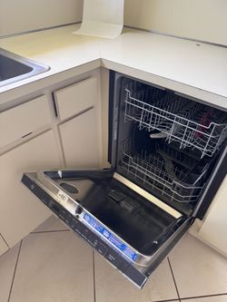Dish washer