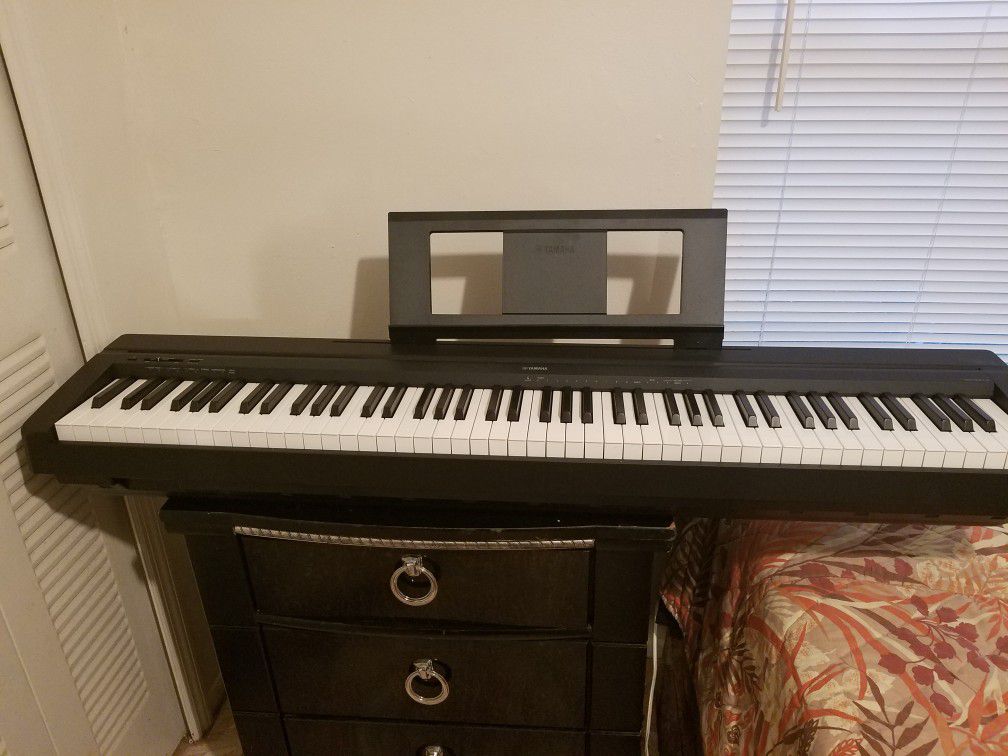 Digital Piano, Slightly used, bought Oct 2017, Great condition!