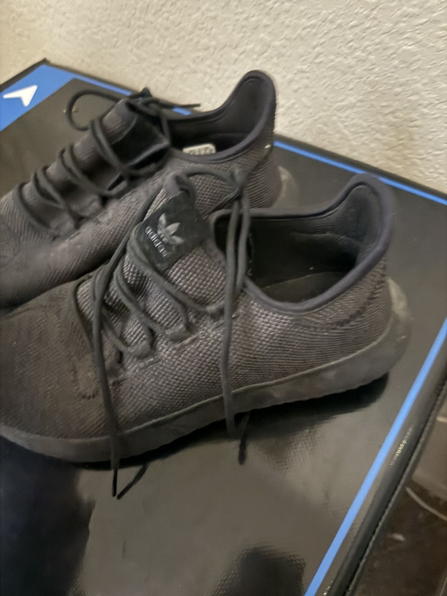 Men’s Adidas Size 9
