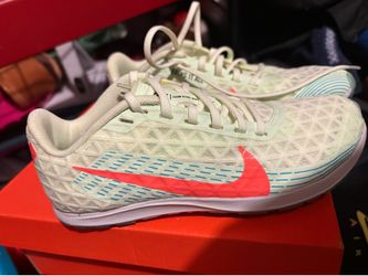 Nike running shoes youth