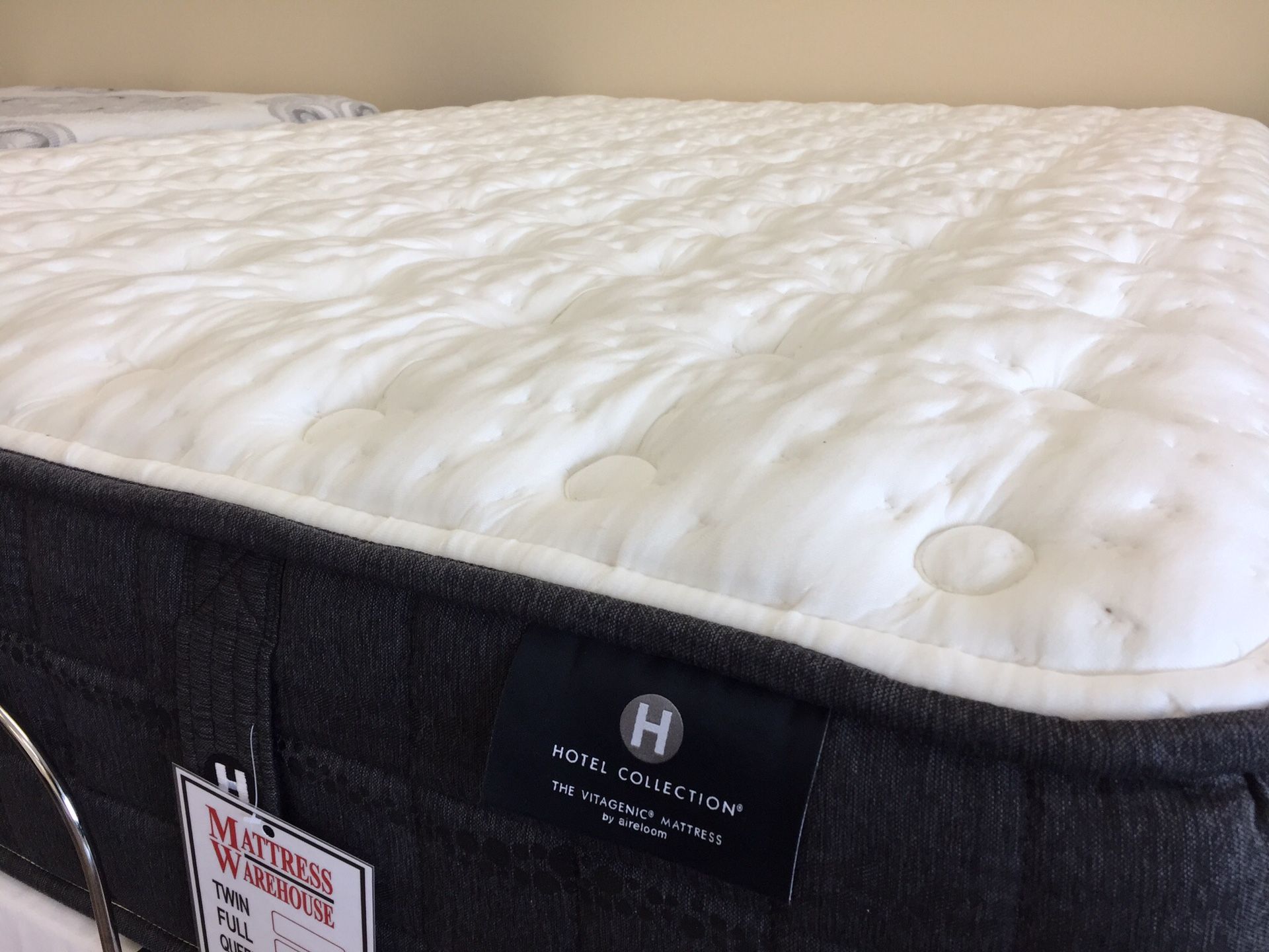 Queen Aireloom Hotel Collection Gel Copper Firm Mattress