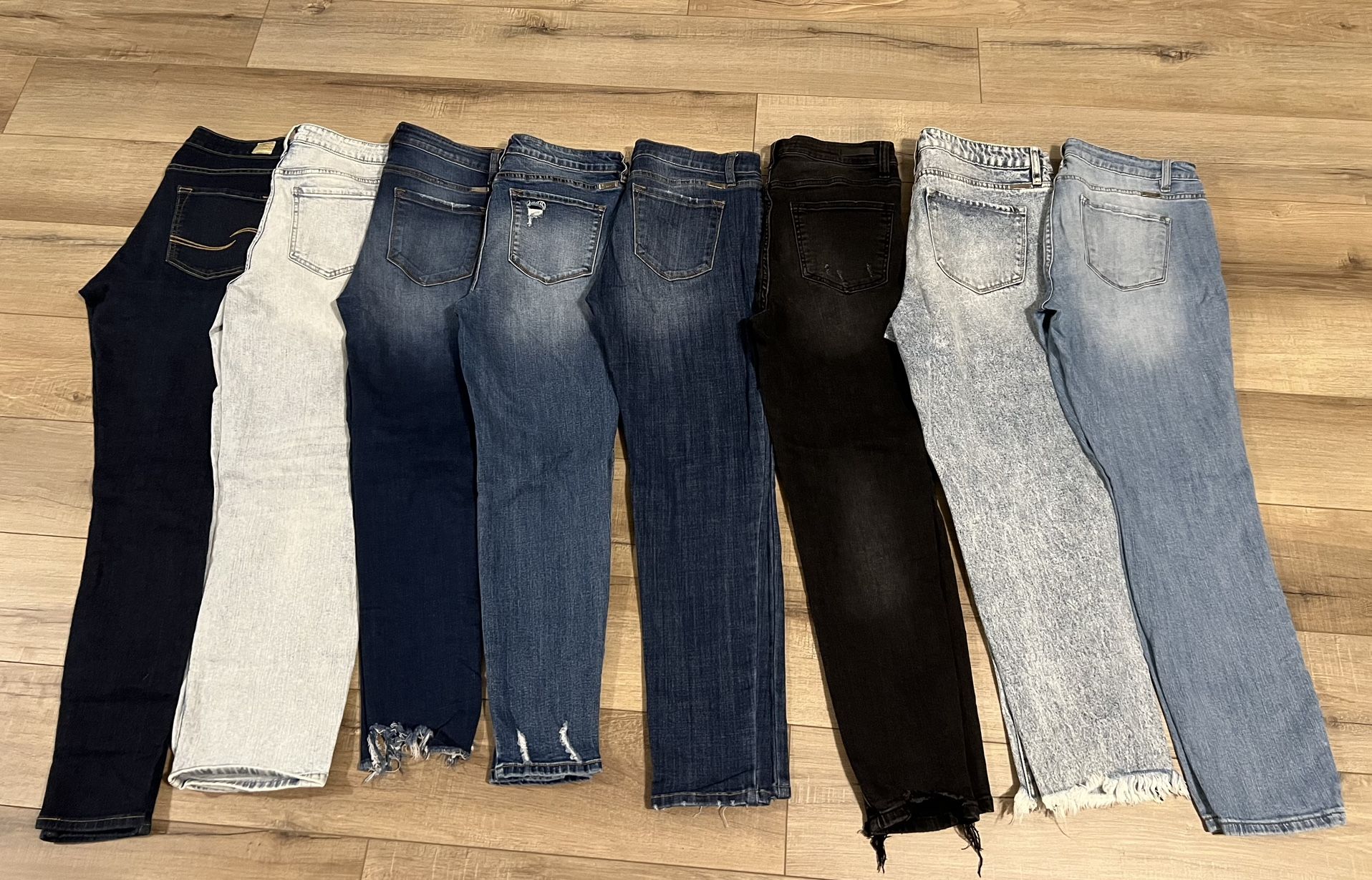 8 LOT Kancan Levi Women’s Jeans Size 10 / 11