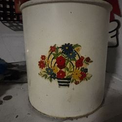  Vintage Tin With Flowers & Match Collection 