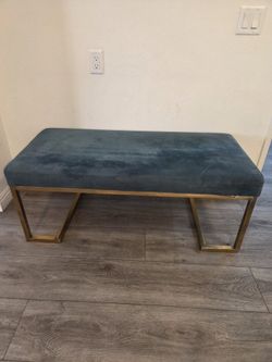Green Bench Velvet With Gold Details