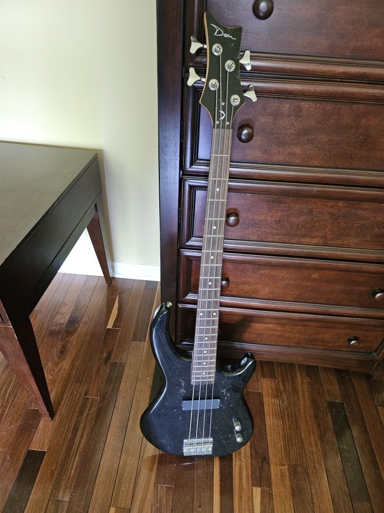 Dean Bass Guitar