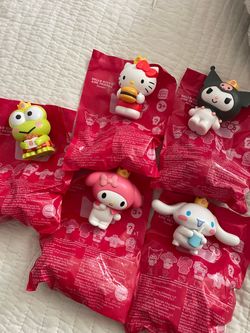 FULL SET (no gold) Burger King hello Kitty