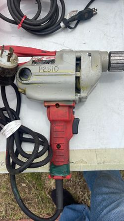 Milwaukee compact hole- shooter