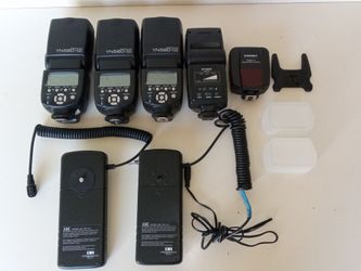 Yongnuo Digital (YN560-III) Speedlite Flashes With Accessories $150
