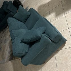 COUCH FOR SALE 