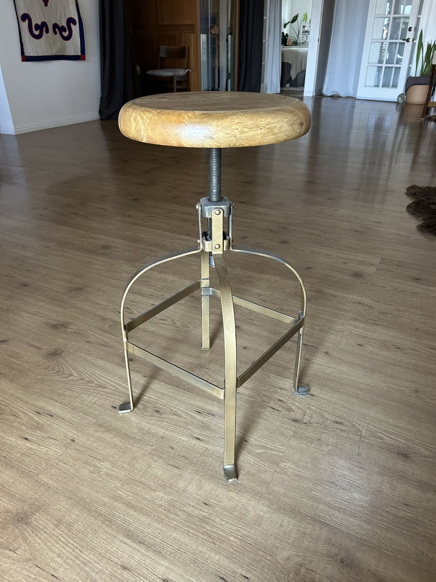 Adjustable Swivel Stool
