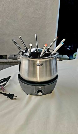 Dash Easy Fondue Maker with Fondue Sticks