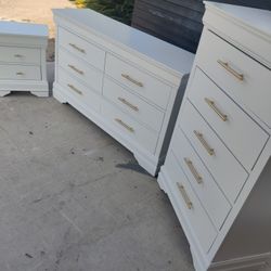Dresser Set 