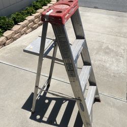 4’ Aluminum Ladder 