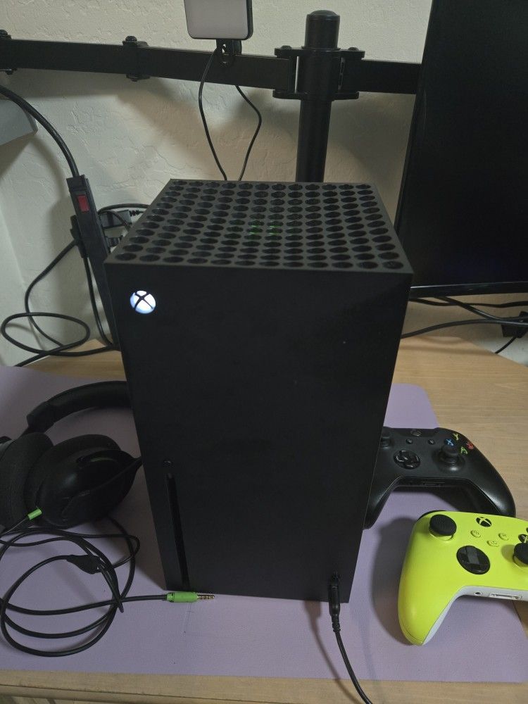 Xbox Series X 1tb / Open to trade