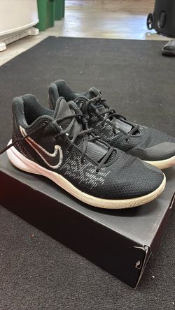 Kyrie Flytrap 2 size 10.5