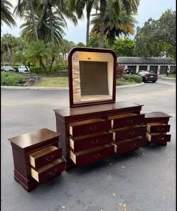 BEDROOM DRESSER WITH MIRROR AND TWO NIGHT STANDS CHERRY COLOR IN GREAT CONDITION