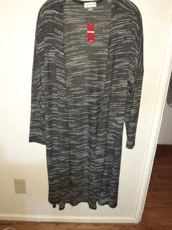avenue Long lightweight Cardigan! Long Sleeves Cardigan, Style longer in the back, shorter in the front. Women's Size 18/20 Dark & Light Grey