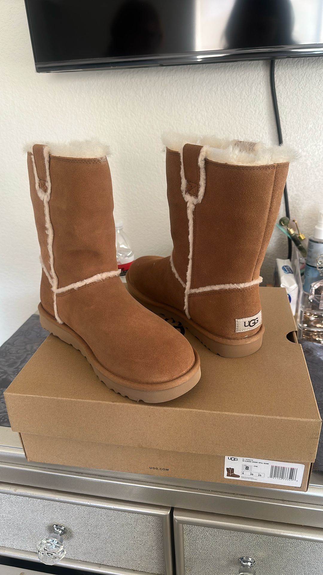 Size 8 Uggs Brand New 