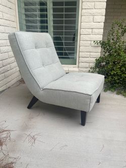 Free very nice and sturdy accent chair just needs some minor cleaning