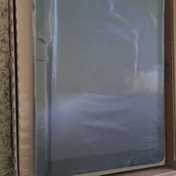 Apple iPad 9.7 inch, 32GB 2017 - Space Gray