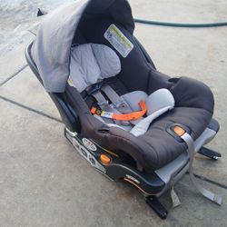 Chicco Keyfit Carseat 