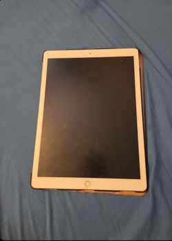 iPad Pro (Gen 1, 12.9 inch display)
