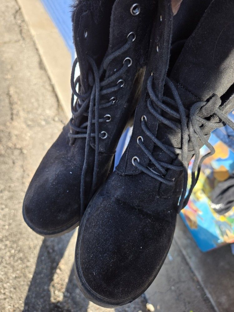 Used Boots With A Fur