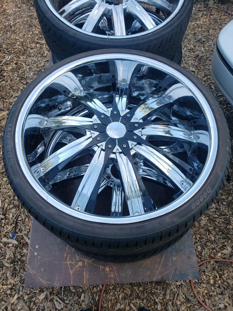 Chrome 24s with 255-30-24 tires( like new) $500