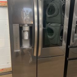 Samsung Refrigerator. Side By Side Black Stainless Steel 