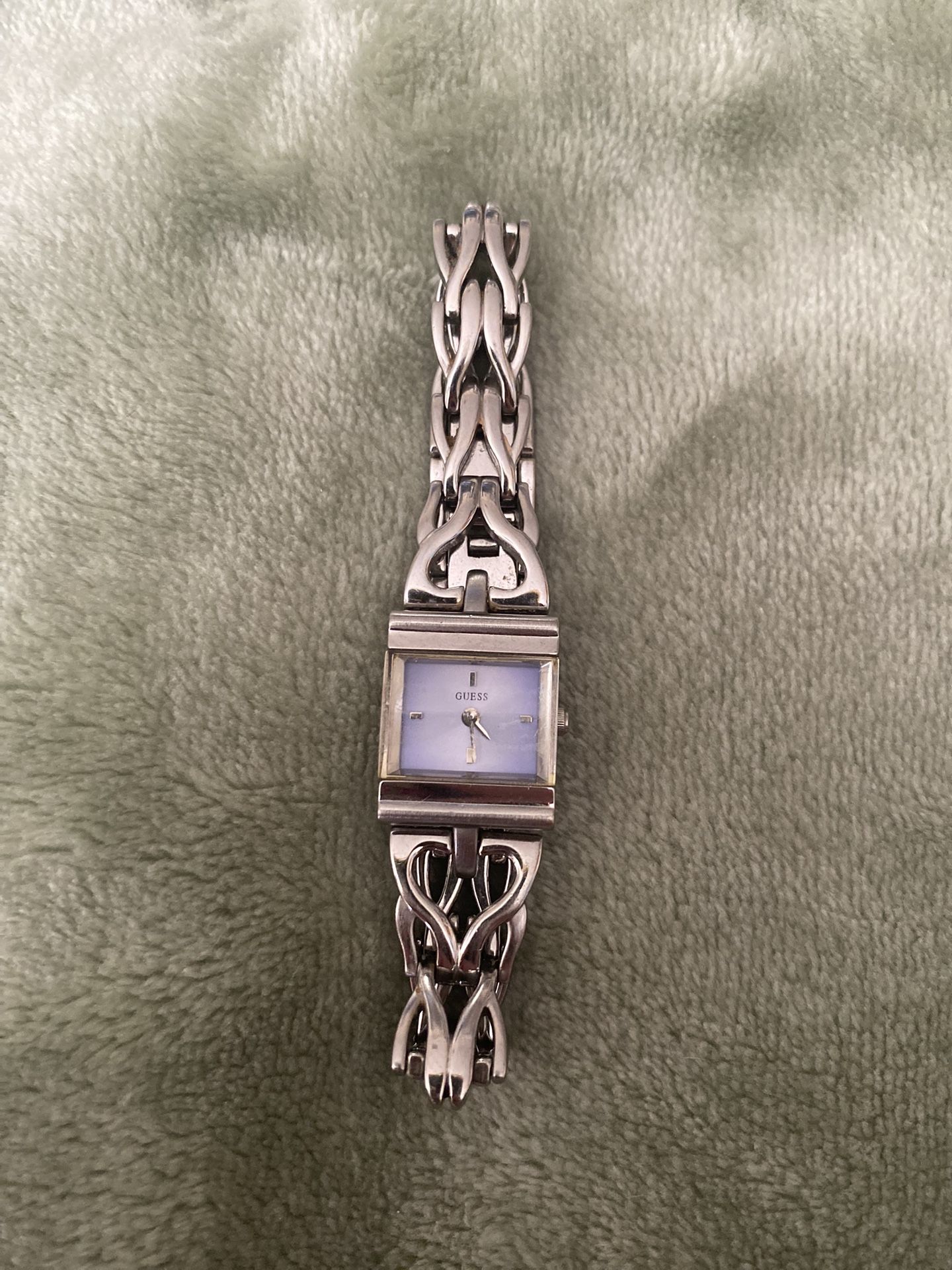 Guess G66015L Quartz Analog Ladies Watch Unique Band Silver Tone