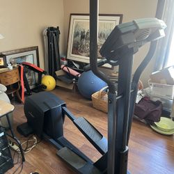 NordicTrack CX 925 Elliptical Exercise Machinr