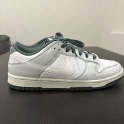 Nike Dunks 