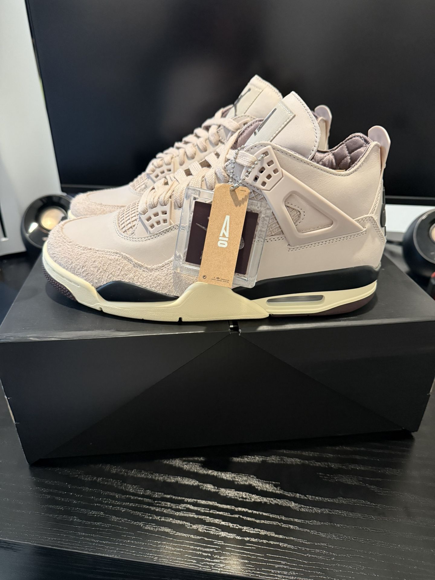 Jordan 4 A Ma Maniere W.Y.W.S Size 9 Mens