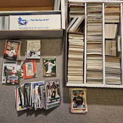 Thousands of sports cards. Baseball Basketball football Jordan, shaq, Rodgers rookies