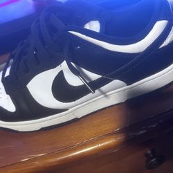 Nike Panda Dunks