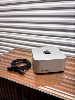 Apple Mac Studio 2022 - M1 Max Chip, 10-core CPU, 24-core GPU, 1 TB SSD