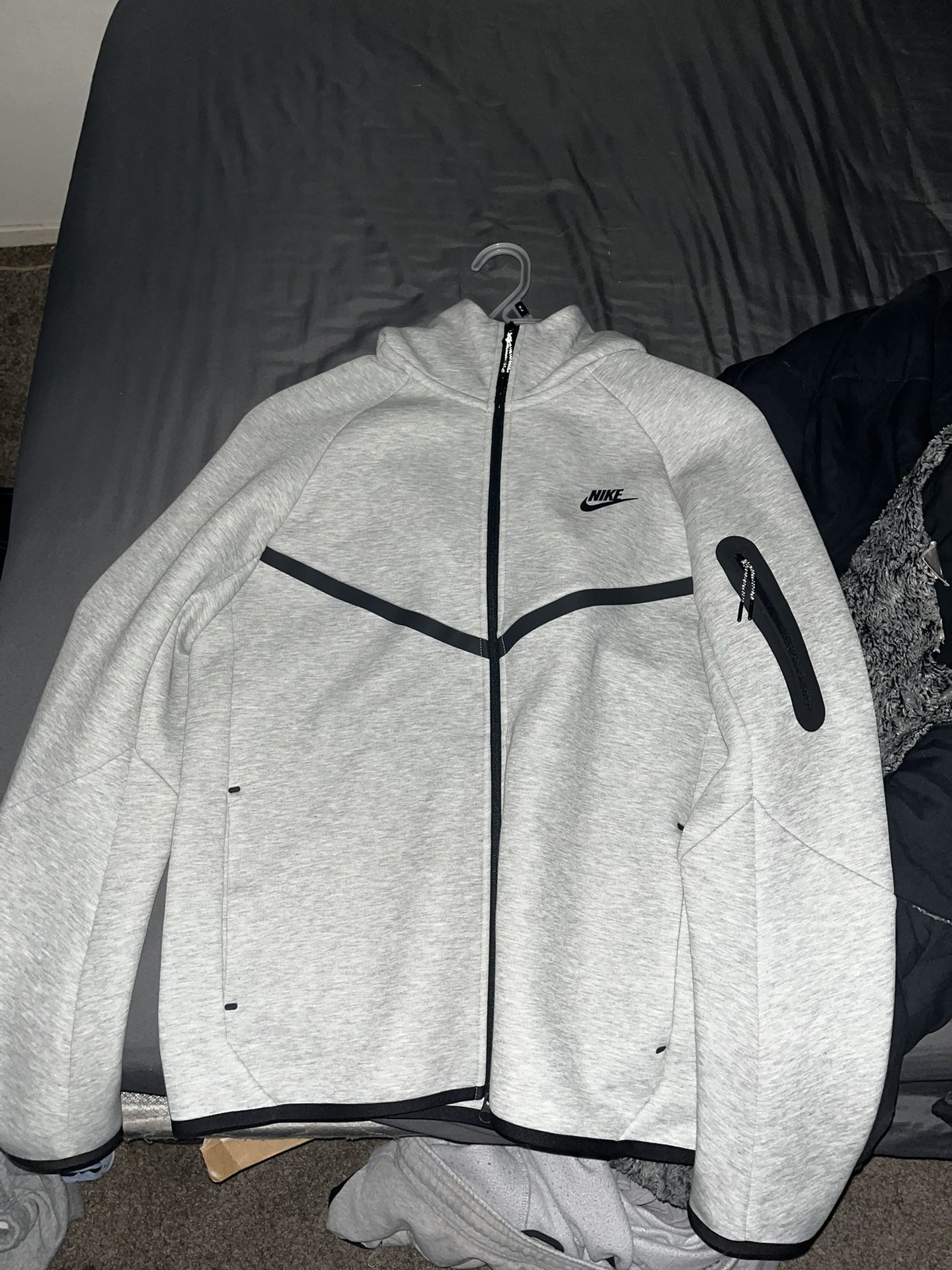 Nike Tech Fleece Hoodie (grey)